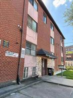 Beautiful 2 bedroom 2 bath unit at the Flushing Terrace Condominium. Built in 1983, #2D is a spacious unit featuring hardwood flooring, recessed lighting, en-suite master bath, private terrace and assigned outdoor parking. Very quiet, yet convenient North Flushing location near all shopping and transportation. Very well maintained with reasonable carrying charges.