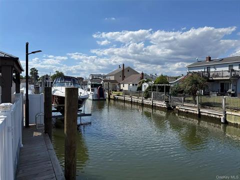 Dock