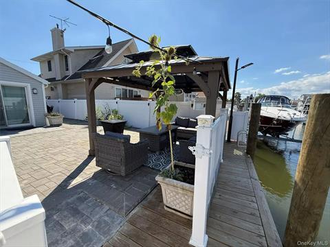 Dock
