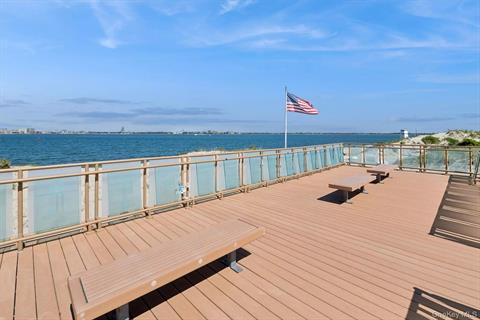 Dock