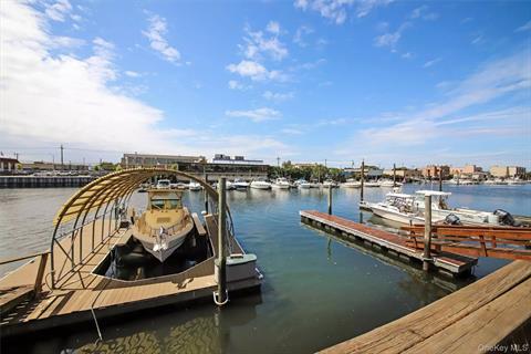 Dock