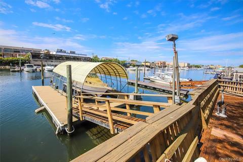 Dock