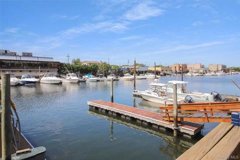 Dock