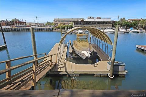 Dock