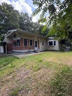 This charming bungalow in the town of Cold Spring is perfect for a weekend retreat or year-round living. Just a short walk to local shops and restaurants, the home is also close to scenic state parks, art galleries, and museums that make Cold Spring so special. Enjoy the outdoors in all 4 seasons, and take advantage of the low property taxes. All of this, just a 90 minute drive grand Midtown Manhattan!
