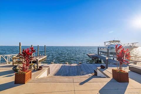 Dock
