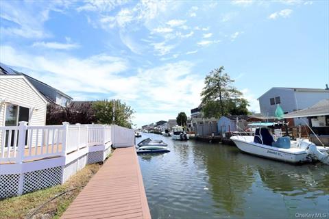 Dock