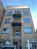 Commercial For Sale. Amazing commercial unit in the north Flushing, low tax and HOA , close to all.
