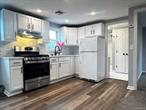 Move-in ready & freshly painted 2nd floor apartment in 2 family home. Bright and sunny 1 bedroom apartment with open kitchen, living room and den. Lots of storage in eaves. Bedroom with 2 closets and carpeted/lighted storage area. Bathroom with tub/shower and washer/dryer in laundry closet. Private side entrance. Walk to everything Mamaroneck has to offer, train, shops, and harbor island. Street parking.