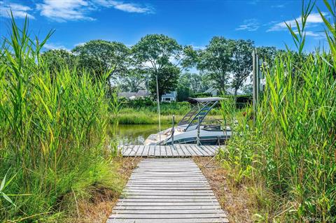 Dock