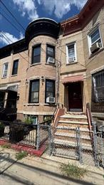 Building size 20x60 !!!! Needs Reno , easy set up of 5 bed over 4 bed walk in bsmnt 3 bed One gas boiler all meters in place. Def wont last, mortgageable. Will be delivered vacant. Broom clean.