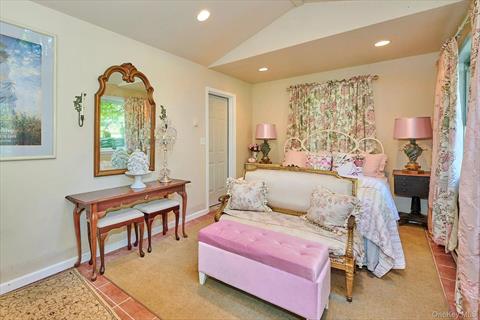 Guest Quarters