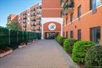 Welcome to The Regatta! Embrace the vibrant downtown Mamaroneck lifestyle from this exceptional 2 Beds, 2 Baths condo. High ceilings create an airy atmosphere, complemented by a very large terrace perfect for outdoor enjoyment. Culinary enthusiasts will appreciate the sizeable pantry located next to the kitchen. The unit comes with one dedicated parking space. With Harbor Island Park, Metro- North, Schools, parks, and restaurants surrounding you, convenience is redefined.