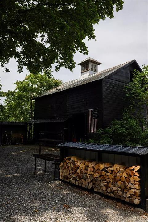 Barn