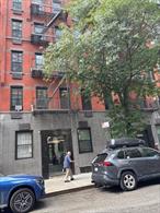 STUNNING LARGE STUDIO IN LOVELY YORKVILE!! APARTMENT BOASTS CUSTOM BUILT INS , MURPHY BED, TONS OF CLOSETS AND LOVELY FLOORING. LOCATED ABOVE CONGESTION PARKING, NEAR LEX AVE AND Q STATION.YOUR CHANCE TO OWN IN MANHATTAN WITH LOW MAINTENANCE!!