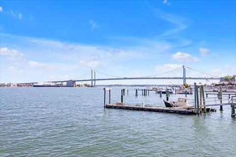 Dock