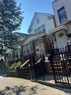 convenient area , walk to subway, new roof