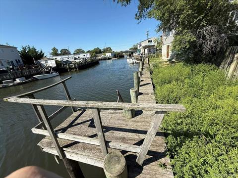 Dock
