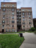 Two Bedroom Apartment located in the Beautiful Boulevard Gardens Complex. Park like Grounds covering 12 Acres. Amenities include a Playground, On Site Laundry and Private Security. Near All Schools, Worship and Local Retail Shopping. M and R Subways just 3 Blocks away on Northern Blvd. Manhattan just 15 Minutes By Subway Bus or Car. Q18 Bus runs on Perimeter of the Complex on Hobart Street. LaGuardia Airport is just minutes by Car.Move in Condition.