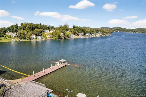 Dock