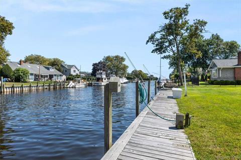 Dock