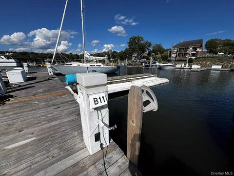 Dock