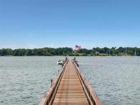 Dock