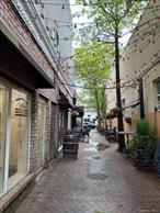 Beautiful 1, 200 square foot office, can be split.Front (Unit 4) is 450 sq. ft. (occupancy in Jan. 2026).Back (Unit 3) is 750 sq. ft. (occupancy immediately).Must be screened by NTN.