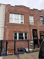 4 BEDROOM 1 BATHROOM UNIT LOCATED ON THE SECOND FLOOR. GAS AND ELECTRICITY IS NOT INCLUDED IN THE RENT, THAT WILL BE THE TENANTS RESPONSIBILTY.