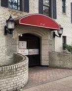 Bright spacious 2 bedrooms apartment, EIK, hardwood floors. Building has laundry on premises. Minutes to public transportation. Excellent Astoria, Ditmars location. Close to shopping, restaurants, banks and so much more!