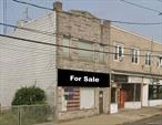 NEW TO MARKET - 3, 000 sq.ft. Commercial building. One block from Courts. City Water, City Sewer. Well suited for an attorney office as it is just steps from the NYS Supreme Courts in Riverhead. Would also be idea for a restaurant / deli / retail.  Zoning would permit apartments on upper floors. Located in an Opportunity Zone. Great opportunity. Call for appointment now.