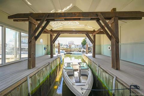 Dock