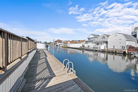 Dock