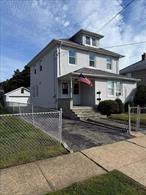 2nd Fl 1 Bedroom Apt, Great Condition, Washer/Dryer.