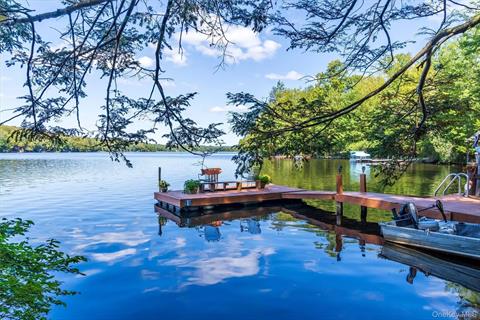Dock
