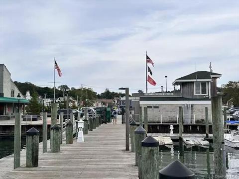 Dock