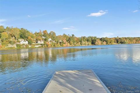 Dock