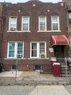 Prime Quadruplex Investment Opportunity! Located in a high-demand area, this income-producing property is being sold with tenants in place, providing immediate rental revenue. Seller will assist by providing tenant information for a smooth transition. Strong potential for long-term growth and stable cash flow.
