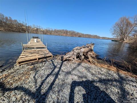 Dock