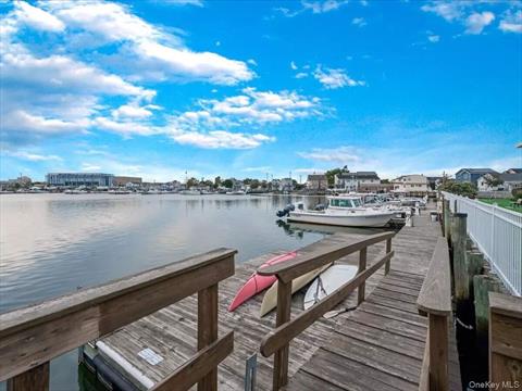 Dock