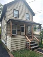 Small one bedroom cottage house with a parking . The tenant pays electricity and gas, the water is included.