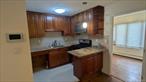 New renovation sunny 2bed 1bath apartment with back yard, parking available, close to many schools, also many buses go to downtown Flushing.