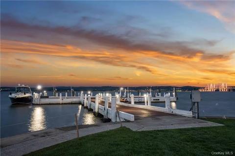 Dock