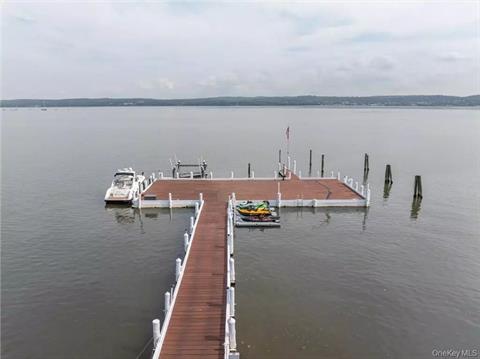 Dock