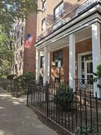 Amazing 1-bed, 1 bath unit for sale, kitchen and bathroom were renovated not too long ago.Top floor, close to La Guardia airport, 2 blocks away from 7 train, close to all.