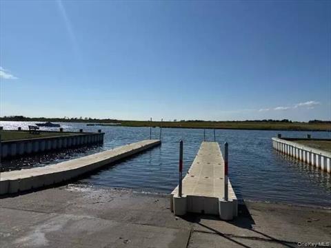 Dock