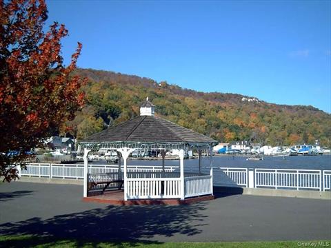 Dock