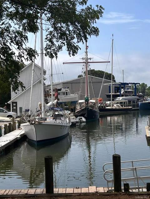 Dock