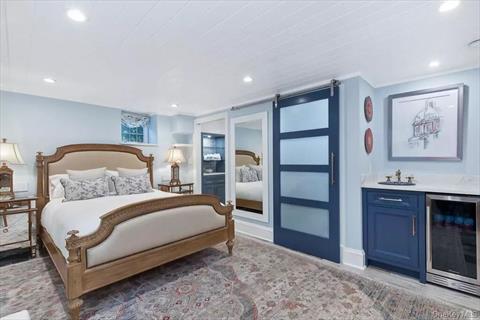 Guest Quarters
