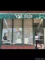 850 SF, $ 3, 800/ Monthly.Conveniently situated, the space is close to municipal parking, retail outlets, banks, restaurants, the post office, and more. It also enjoys proximity to public transportation, including the LIRR (20 minutes to Manhattan) and bus services, ensuring a high volumeof foot and car traffic.Don&rsquo;t miss the opportunity to establish your presence in Great Neck&rsquo;s thrivingcommercial scene. Inquire about leasing this space today.Property Highlights-Located in-line with other retail-Central Air and Heating-Drop Ceilings-Exposed Ceilings-After Hours HVAC Available